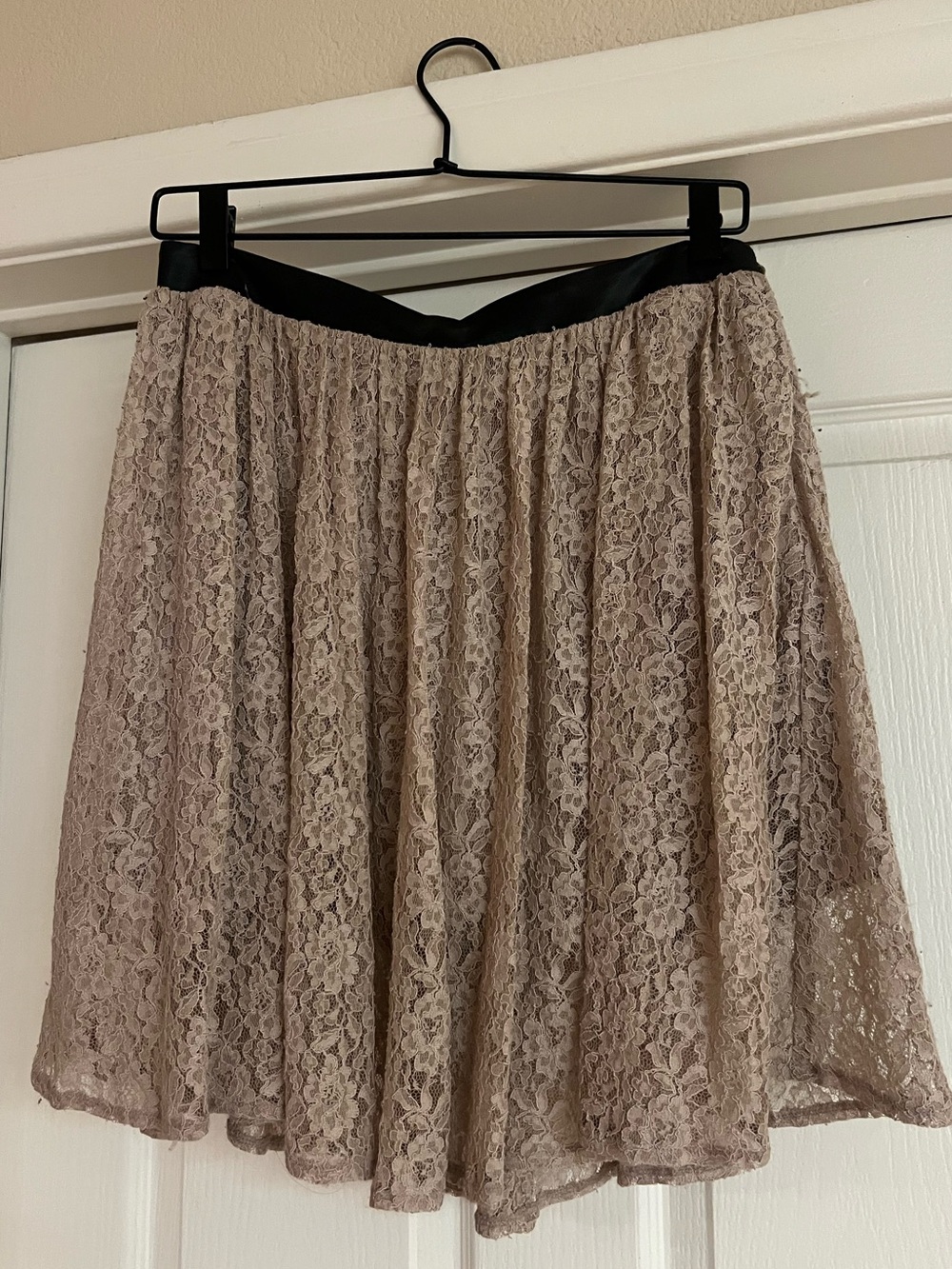 Forever 21 Exclusive Taupe Short Layered Lace Skirt